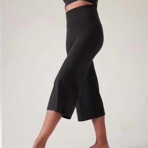 Athleta Elation Wide Leg Crop Pants size small black - Picture 1 of 6